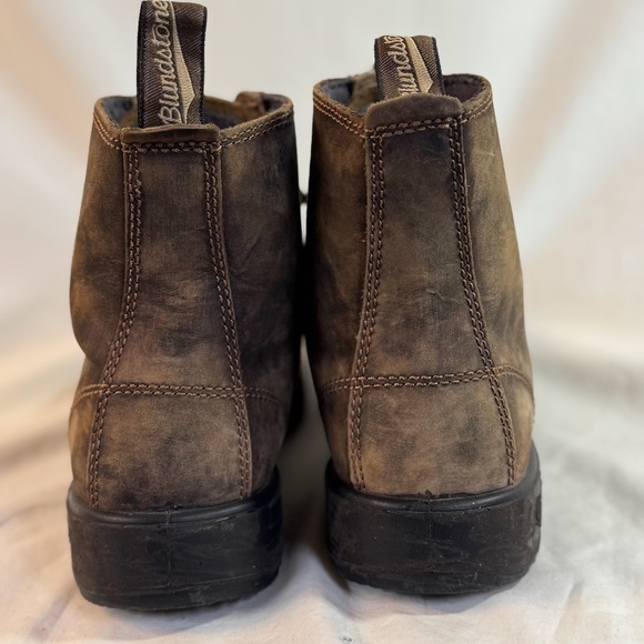 Blundstone lace up boots - Picture 2 of 8
